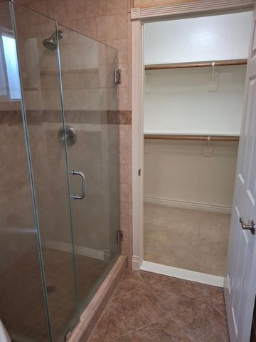 4550 N Holt Avenue, Fresno, CA 93705