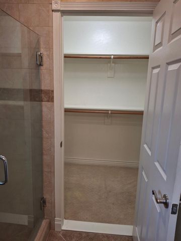 4550 N Holt Avenue, Fresno, CA 93705