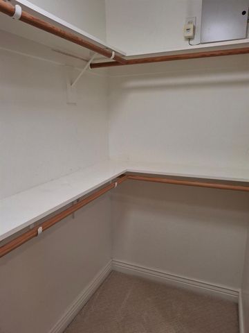 4550 N Holt Avenue, Fresno, CA 93705