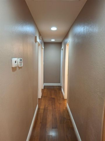 4550 N Holt Avenue, Fresno, CA 93705