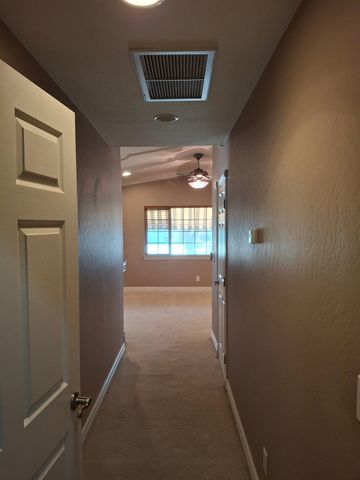 4550 N Holt Avenue, Fresno, CA 93705