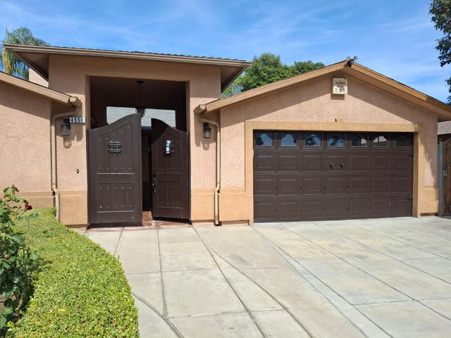 4550 N Holt Avenue, Fresno, CA 93705