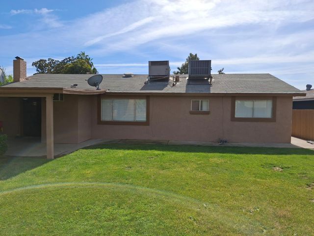 4550 N Holt Avenue, Fresno, CA 93705