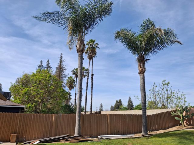 4550 N Holt Avenue, Fresno, CA 93705