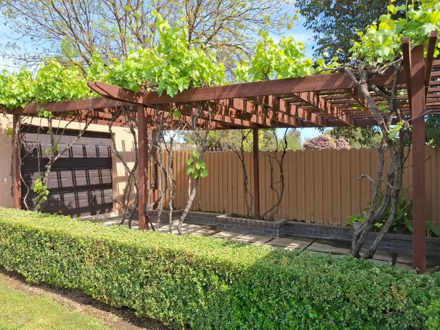 4550 N Holt Avenue, Fresno, CA 93705