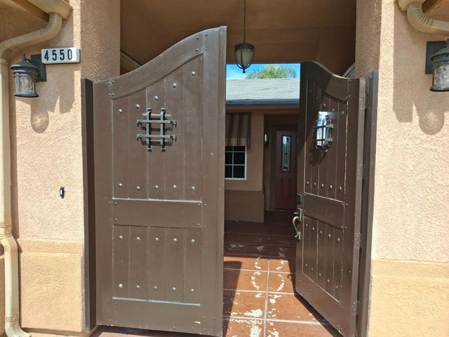 4550 N Holt Avenue, Fresno, CA 93705