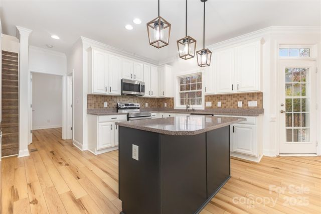 884 Clonmel Drive, Matthews, NC 28104