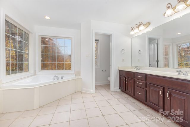 884 Clonmel Drive, Matthews, NC 28104