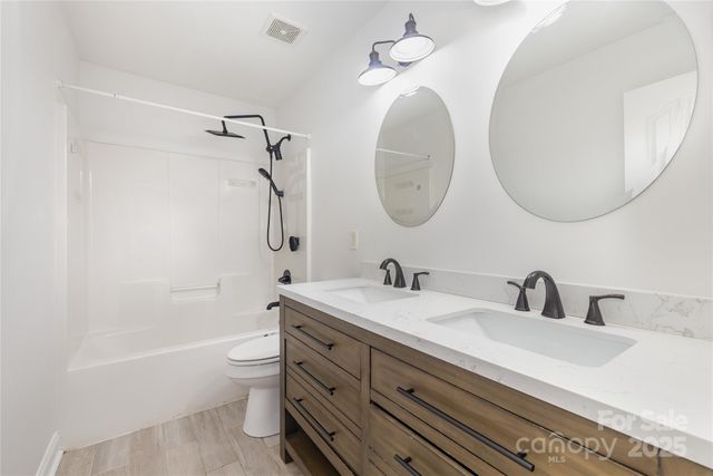 884 Clonmel Drive, Matthews, NC 28104