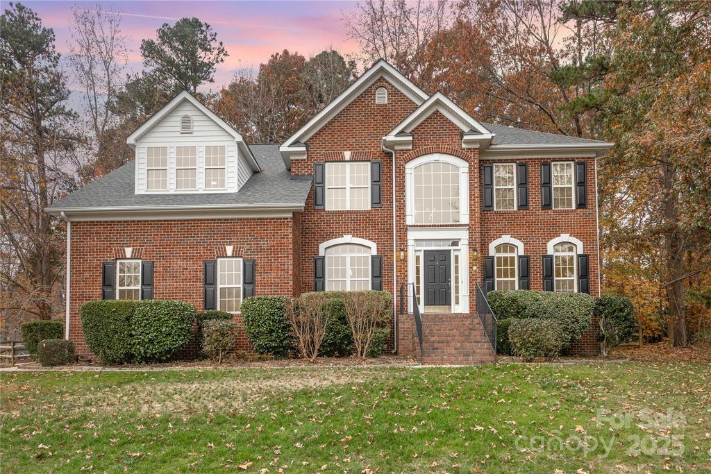 884 Clonmel Drive, Matthews, NC 28104