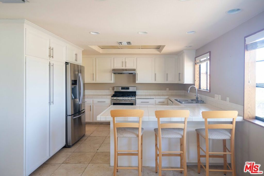 10330 Marcus Avenue, Los Angeles, CA 91042 — photo 5
