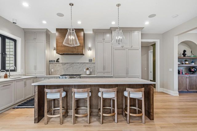 833 Wisconsin STREET, Lake Geneva, WI 53147