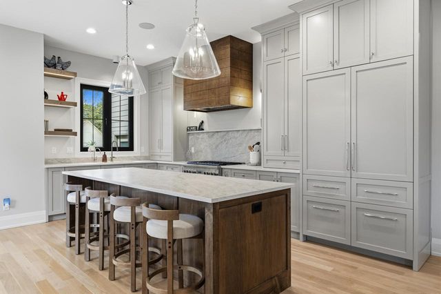 833 Wisconsin STREET, Lake Geneva, WI 53147