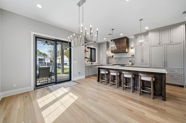 833 Wisconsin STREET, Lake Geneva, WI 53147