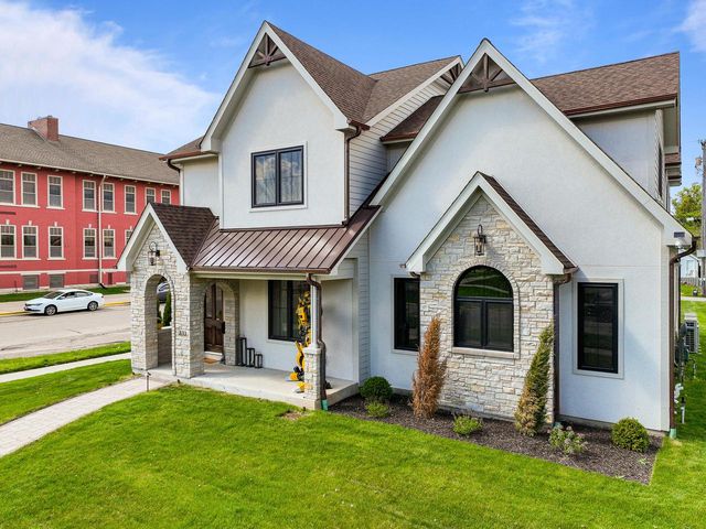 833 Wisconsin STREET, Lake Geneva, WI 53147