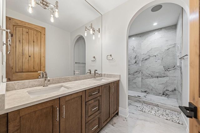 833 Wisconsin STREET, Lake Geneva, WI 53147
