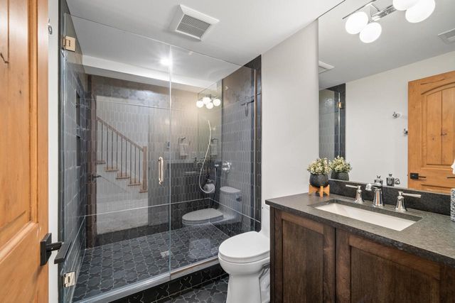 833 Wisconsin STREET, Lake Geneva, WI 53147