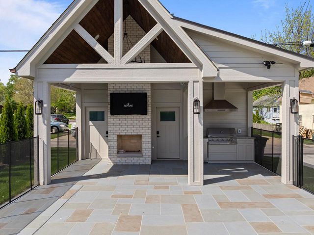 833 Wisconsin STREET, Lake Geneva, WI 53147