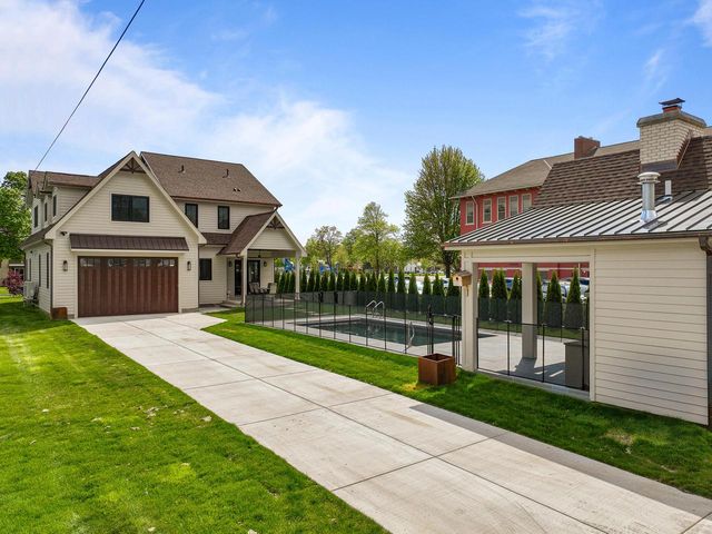 833 Wisconsin STREET, Lake Geneva, WI 53147