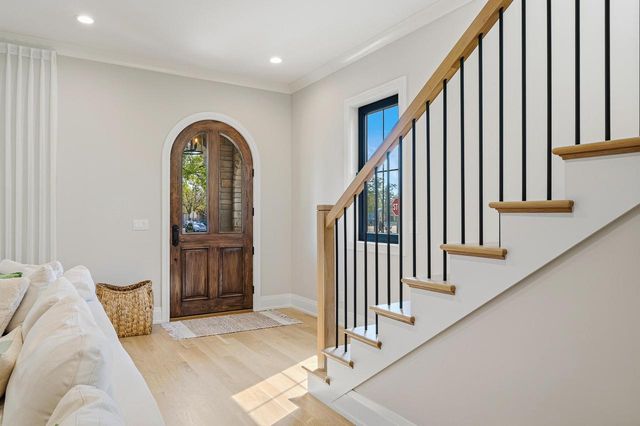 833 Wisconsin STREET, Lake Geneva, WI 53147