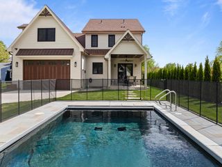 833 Wisconsin STREET, Lake Geneva, WI 53147