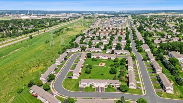1998 Brittany Court, Shakopee, MN 55379