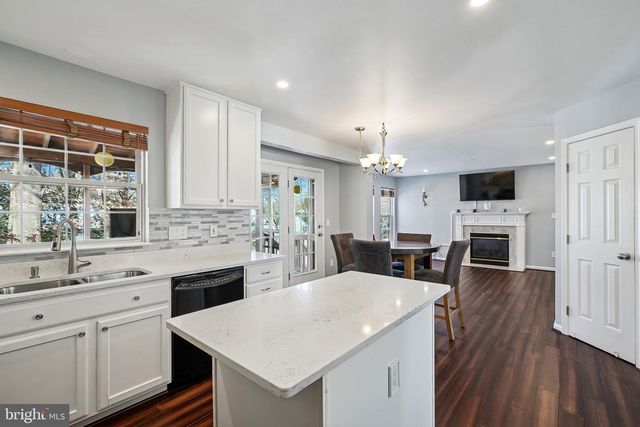 5684 ASSATEAGUE PL, Manassas, VA 20112