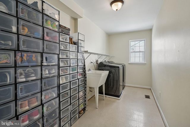 5684 ASSATEAGUE PL, Manassas, VA 20112