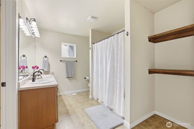 21614 SE 297th Street, Kent, WA 98042