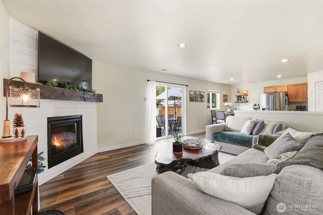 21614 SE 297th Street, Kent, WA 98042