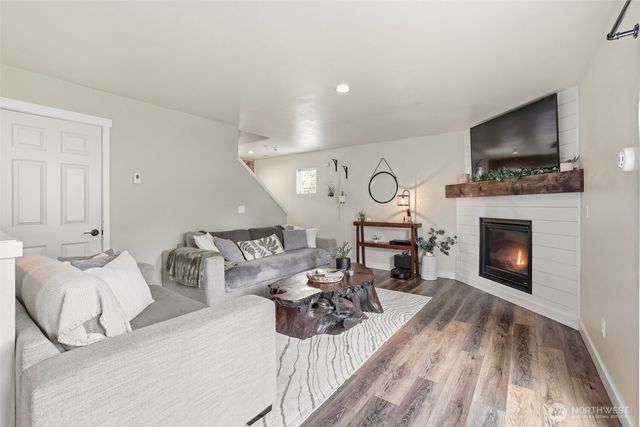 21614 SE 297th Street, Kent, WA 98042