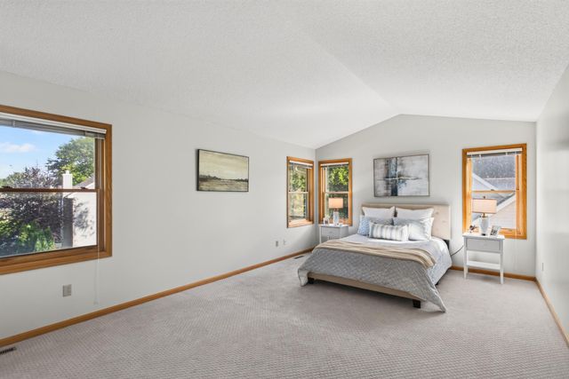 1781 Brighton Trail, Woodbury, MN 55125