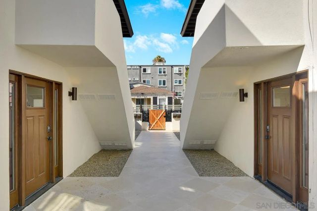 807 Dover Court, San Diego, CA 92109