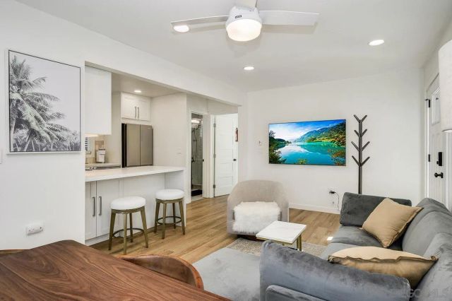 807 Dover Court, San Diego, CA 92109