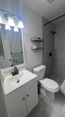 11065 NW 38th Pl, Sunrise, FL 33351