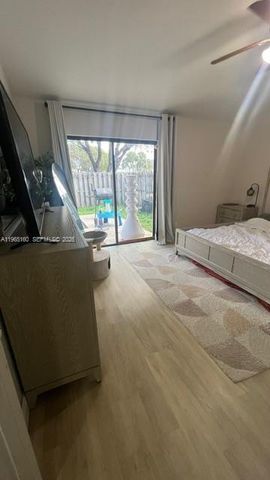 11065 NW 38th Pl, Sunrise, FL 33351