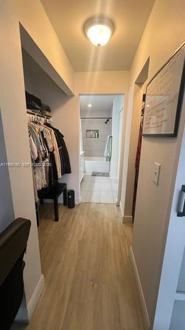 11065 NW 38th Pl, Sunrise, FL 33351