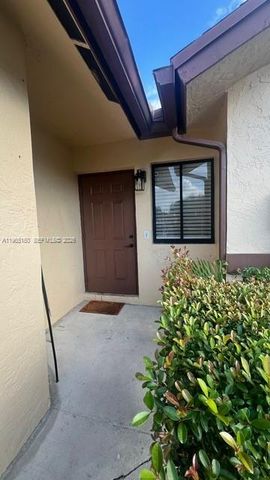 11065 NW 38th Pl, Sunrise, FL 33351