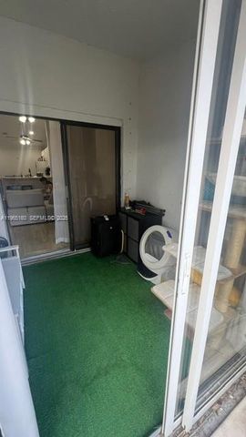 11065 NW 38th Pl, Sunrise, FL 33351