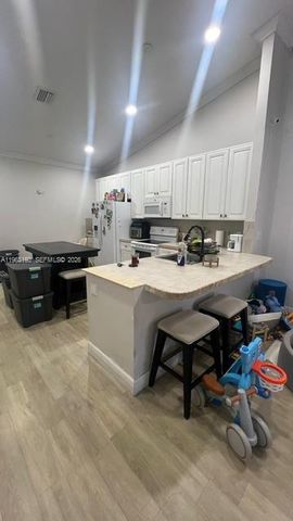 11065 NW 38th Pl, Sunrise, FL 33351