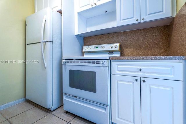 1265 NE 142nd St, North Miami, FL 33161