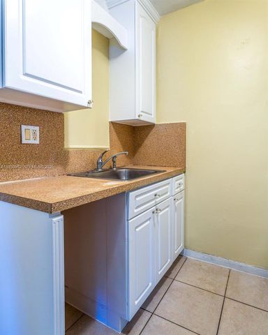 1265 NE 142nd St, North Miami, FL 33161