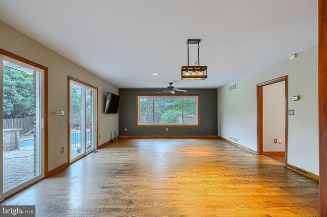 1050 STREAKER RD, Eldersburg, MD 21784