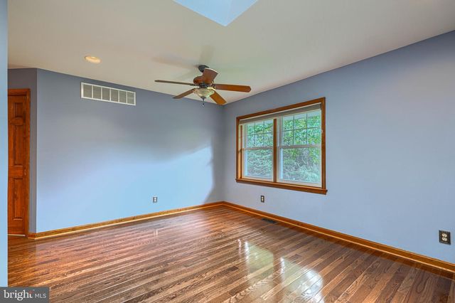 1050 STREAKER RD, Eldersburg, MD 21784