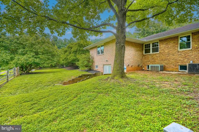 1050 STREAKER RD, Eldersburg, MD 21784