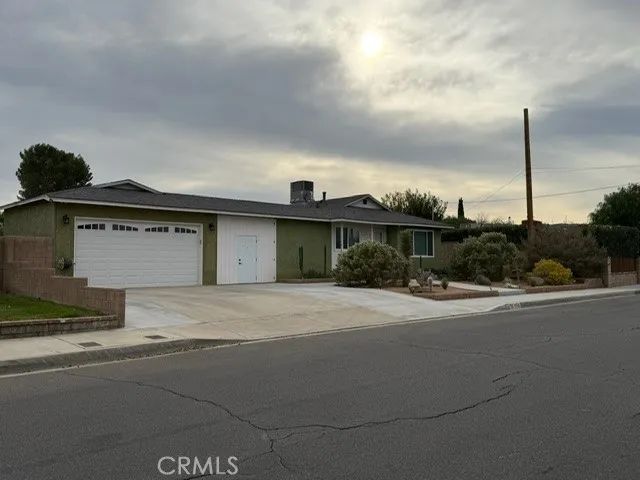 4552 W Avenue L12, Lancaster, CA 93536