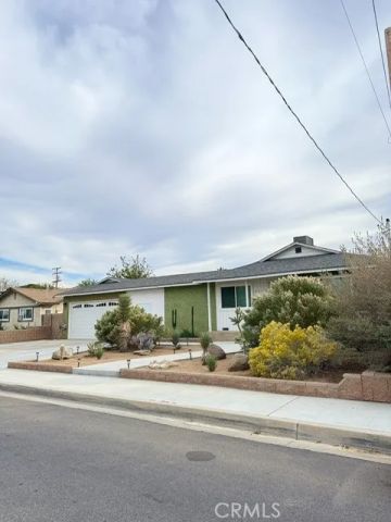 4552 W Avenue L12, Lancaster, CA 93536