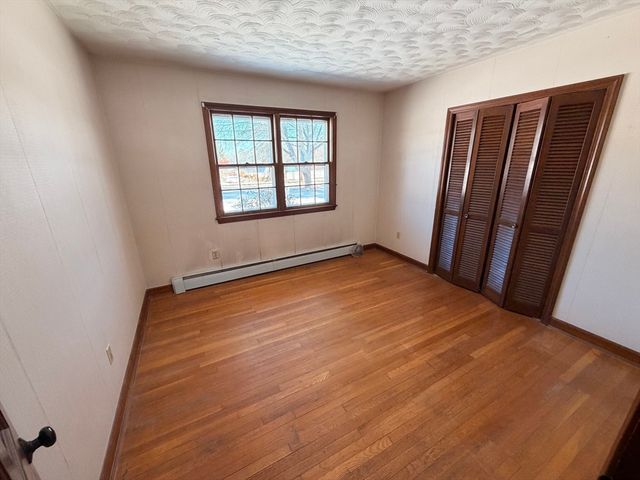 134 Nyes Ln, Acushnet, MA 02743