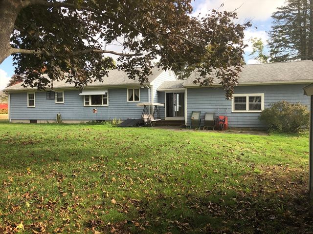 134 Nyes Ln, Acushnet, MA 02743