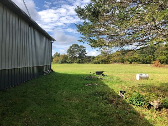 134 Nyes Ln, Acushnet, MA 02743